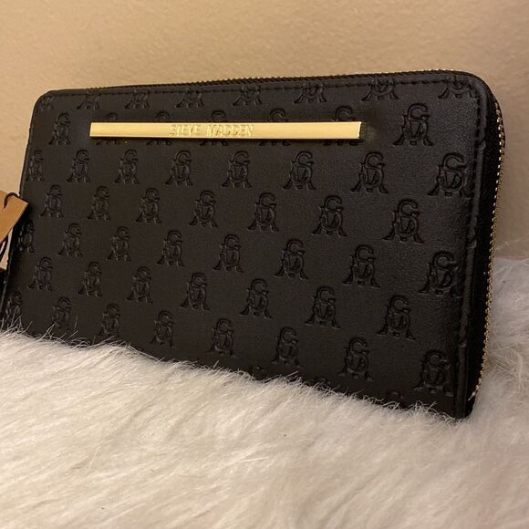 NWT Steve Madden Bzip-lo Signature Logo Zip Around
Wristlet Wallet - Black - Picture 3 of 9